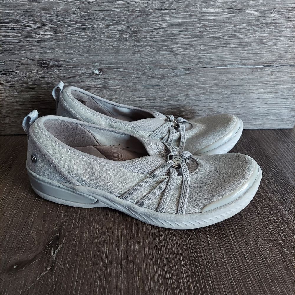 BZees Niche Stretch Slip On Shoes Size 9